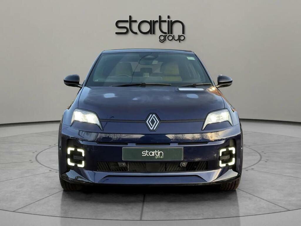 Renault 5 E-Tech Comfort Range 52Kwh Iconic Five VN26LLW Blue #3