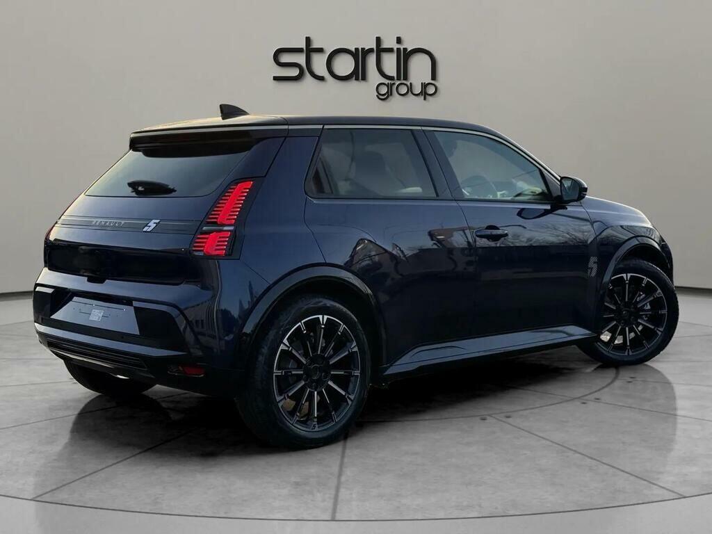 Renault 5 E-Tech Comfort Range 52Kwh Iconic Five VN26LLW Blue #6