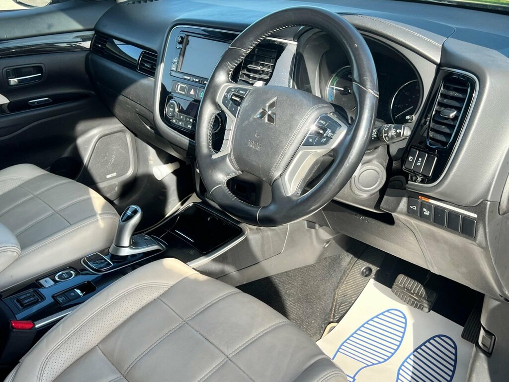 Mitsubishi Outlander 2.0H 12Kwh 5H Cvt 4Wd Euro 6 Ss H19AAK Brown #3