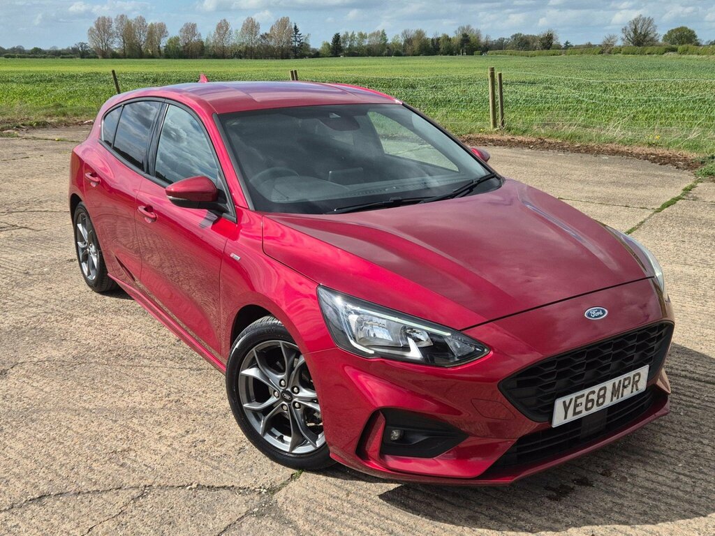 Ford Focus 1.0T Ecoboost St-line Euro 6 Ss Red