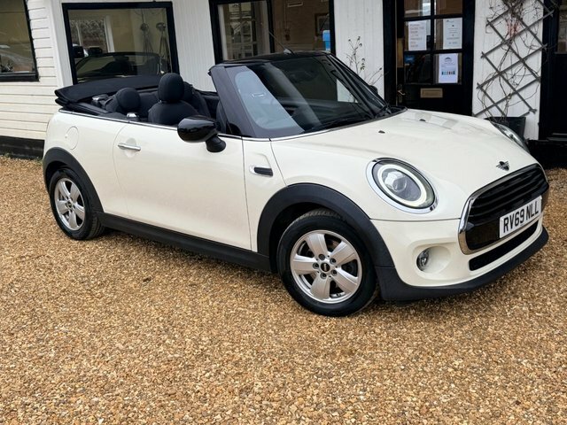 Mini Convertible 1.5 Cooper Classic Convertible E RV69NLL White #4