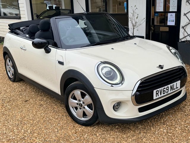 Mini Convertible 1.5 Cooper Classic Convertible E White