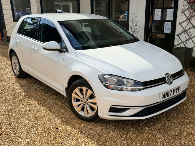 Volkswagen Golf 1.6 Tdi Bluemotion Tech Se Nav Hatchback Diese White