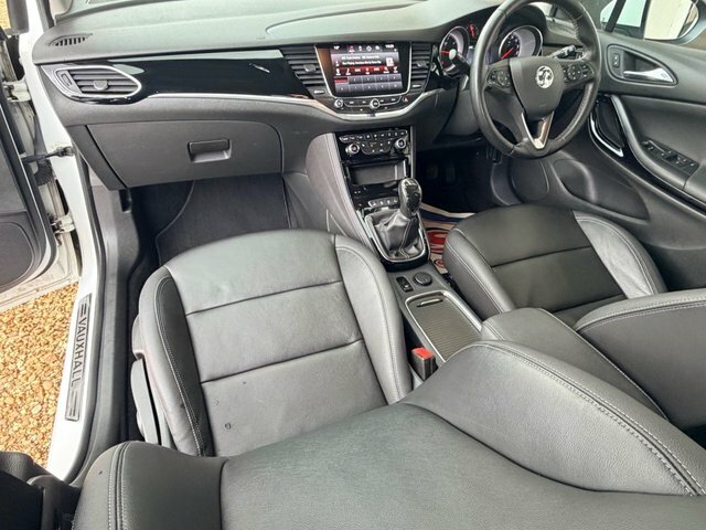 Vauxhall Astra 1.6 Cdti Ecotec Blueinjection Elite Nav Sports Tou FN68OGA White #3