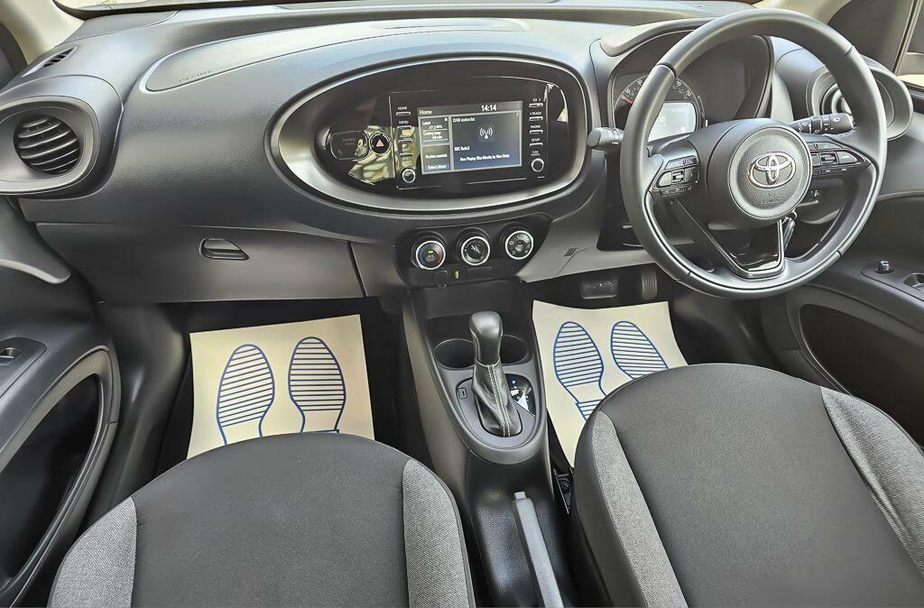 Toyota Aygo X 1.0 Vvt-i Pure X-shift Euro 6 Ss GL73XVN Silver #2