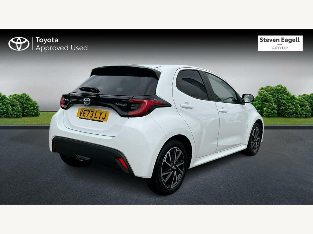 Toyota Yaris 1.5 Vvt-h Design E-cvt Euro 6 Ss VE73LYJ White #2