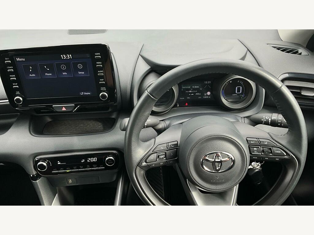 Toyota Yaris 1.5 Vvt-h Design E-cvt Euro 6 Ss VE73LYJ White #6