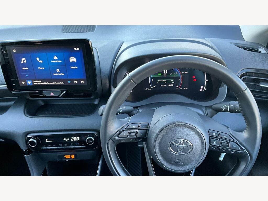 Toyota Yaris 1.5 Vvt-h Design E-cvt Euro 6 Ss BJ25ZWW White #6
