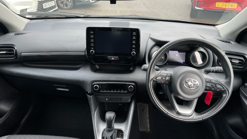 Toyota Yaris 1.5 Vvt-h Design E-cvt Euro 6 Ss GL73VVS Silver #5