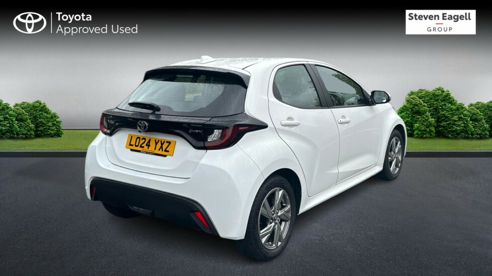 Toyota Yaris 1.5 Vvt-h Icon Hatchback Hybrid E-cvt E LO24YXZ White #2