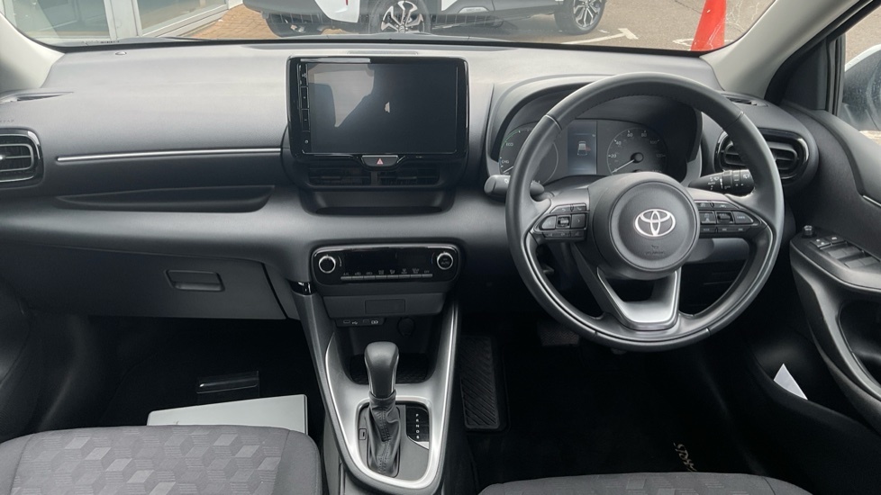 Toyota Yaris 1.5 Vvt-h Icon E-cvt Euro 6 Ss OW74ZKP White #5