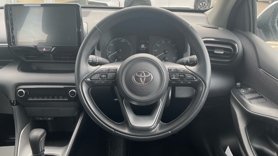 Toyota Yaris 1.5 Vvt-h Icon E-cvt Euro 6 Ss OW74ZKP White #6