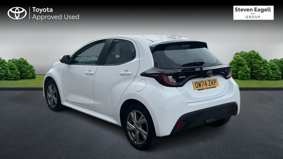 Toyota Yaris 1.5 Vvt-h Icon E-cvt Euro 6 Ss OW74ZKP White #4