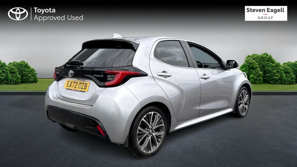 Toyota Yaris 1.5 Vvt-h Excel Hatchback Hybrid E-cvt EA72OZB Silver #2