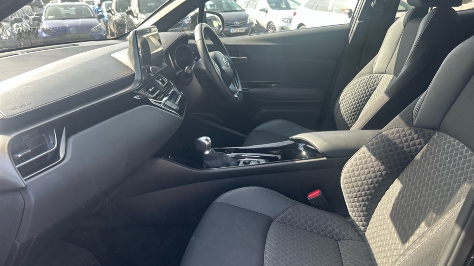 Toyota C-Hr 1.8 Vvt-h Design Cvt Euro 6 Ss LM73ZPZ Black #5