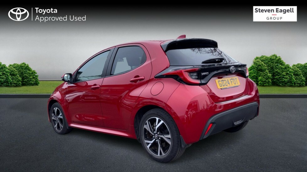 Toyota Yaris 1.5 Vvt-h Design E-cvt Euro 6 Ss GD24FOT Red #4