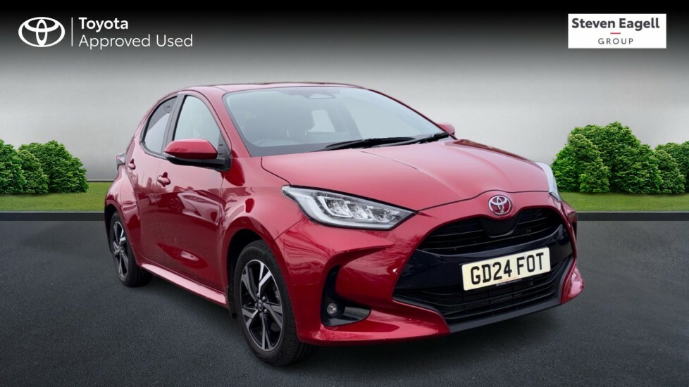 Toyota Yaris 1.5 Vvt-h Design E-cvt Euro 6 Ss Red