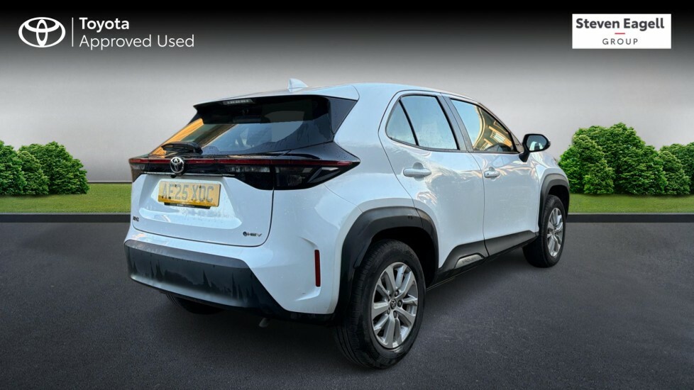 Toyota Yaris Cross 1.5 Vvt-h Icon Suv Hybrid E-cvt Euro 6 AE25XOC White #2
