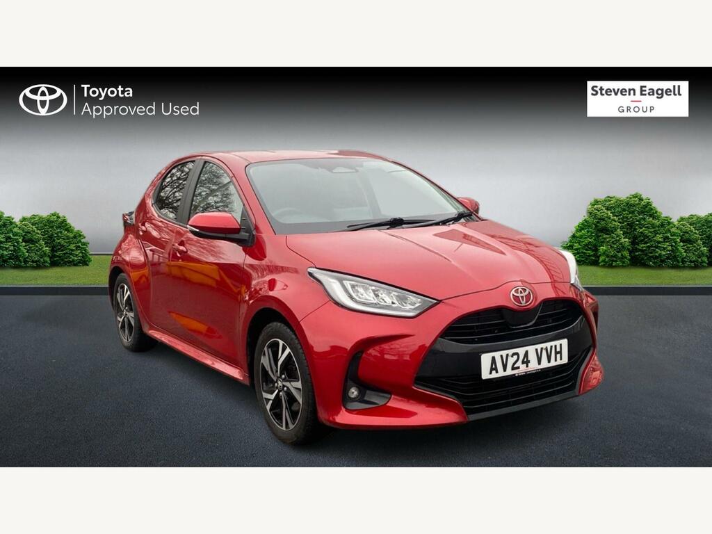 Toyota Yaris 1.5 Vvt-h Design E-cvt Euro 6 Ss Red