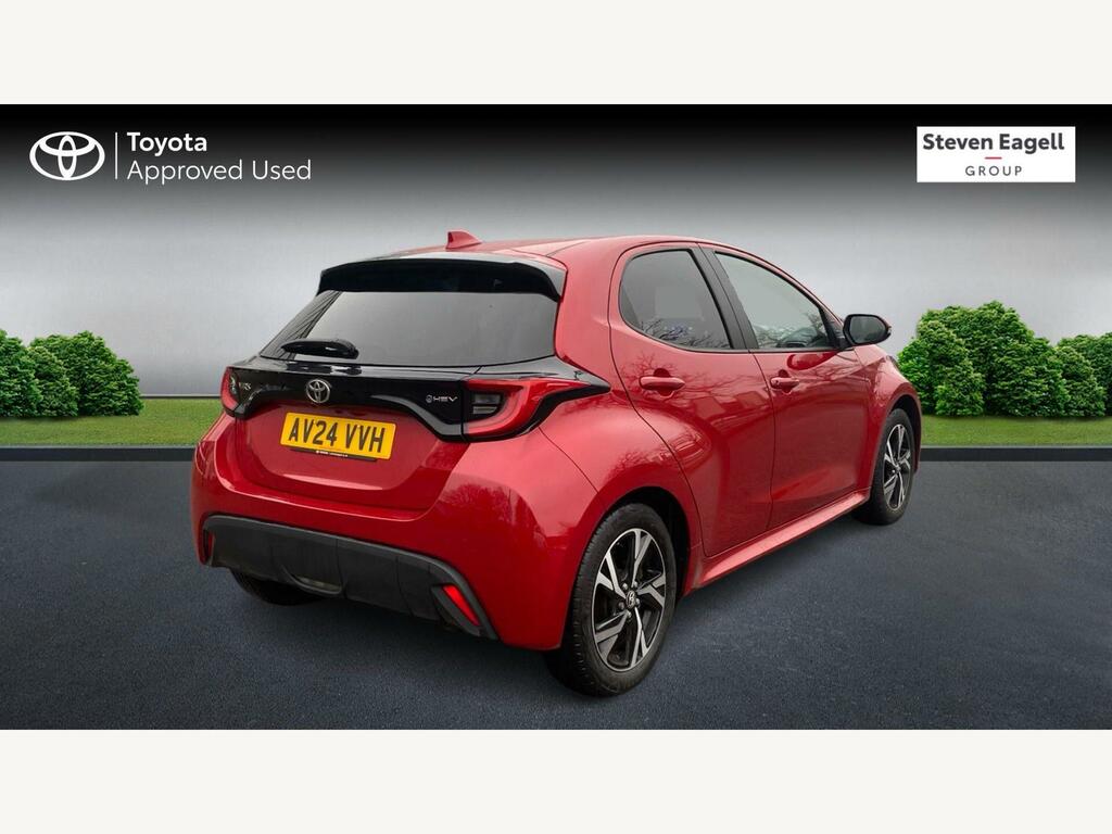 Toyota Yaris 1.5 Vvt-h Design E-cvt Euro 6 Ss AV24VVH Red #2