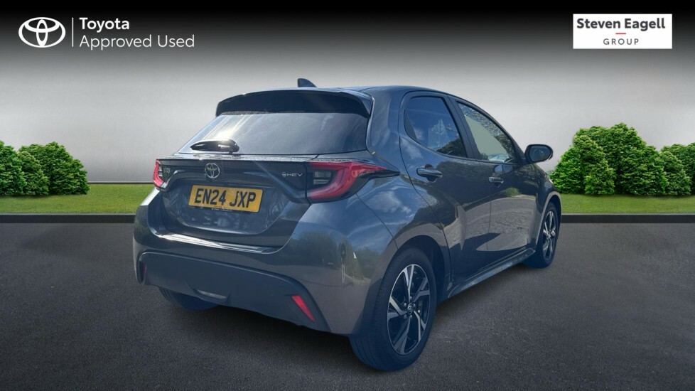Toyota Yaris 1.5 Vvt-h Design Hatchback Hybrid E-cvt EN24JXP Grey #2