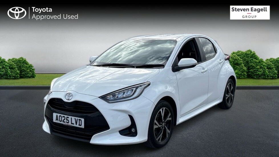 Toyota Yaris 1.5 Vvt-h Design E-cvt Euro 6 Ss AO25LVD White #3