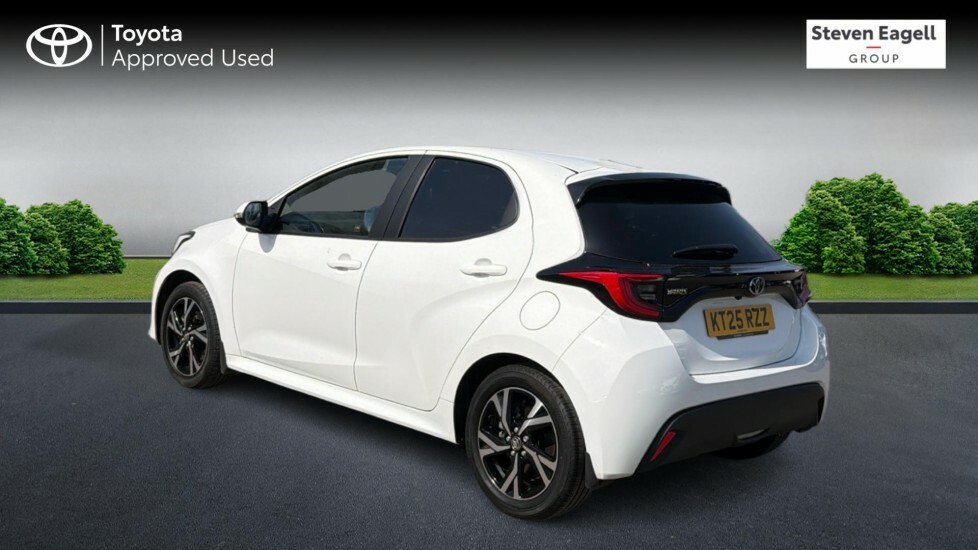 Toyota Yaris 1.5 Vvt-h Design Hatchback Hybrid E-cvt KT25RZZ White #4