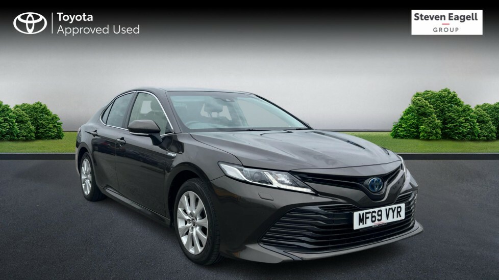 Toyota Camry 2.5 Vvt-h Design Cvt Euro 6 Ss Grey