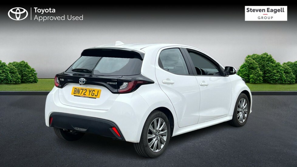 Toyota Yaris 1.5 Vvt-h Icon E-cvt Euro 6 Ss BN72YGJ White #2
