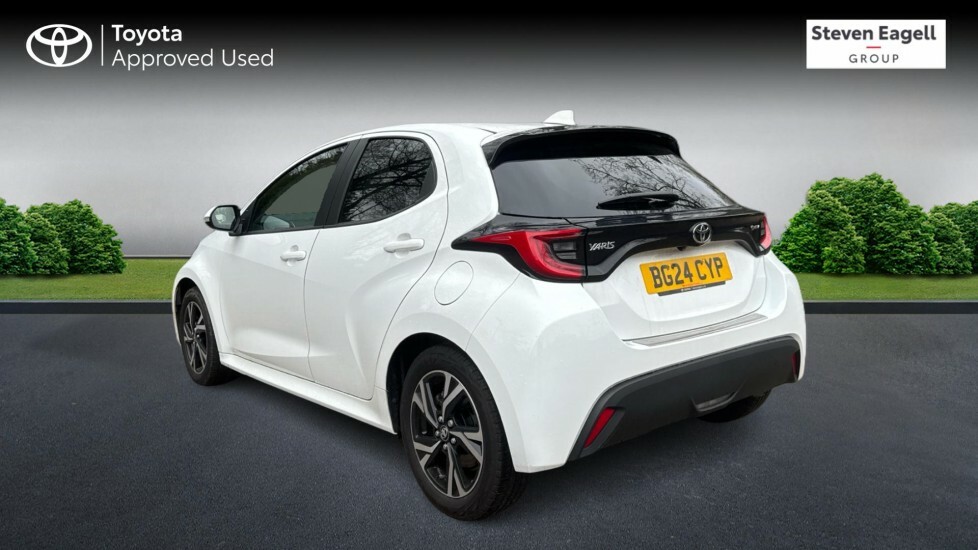 Toyota Yaris 1.5 Vvt-h Design E-cvt Euro 6 Ss BG24CYP White #4