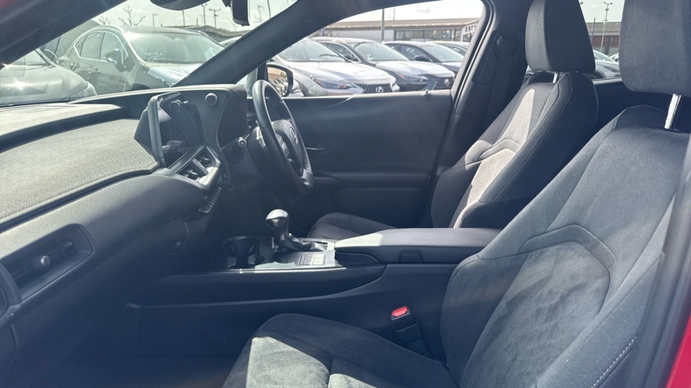 Lexus UX 2.0 250H E-cvt Euro 6 Ss BP72MXM Red #6