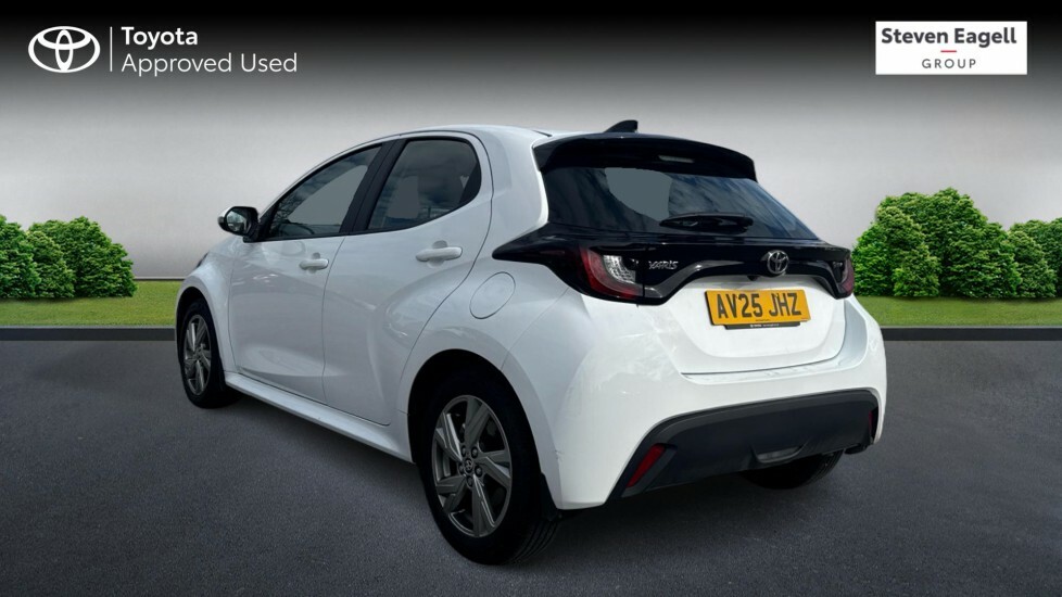 Toyota Yaris 1.5 Vvt-h Icon E-cvt Euro 6 Ss AV25JHZ White #4