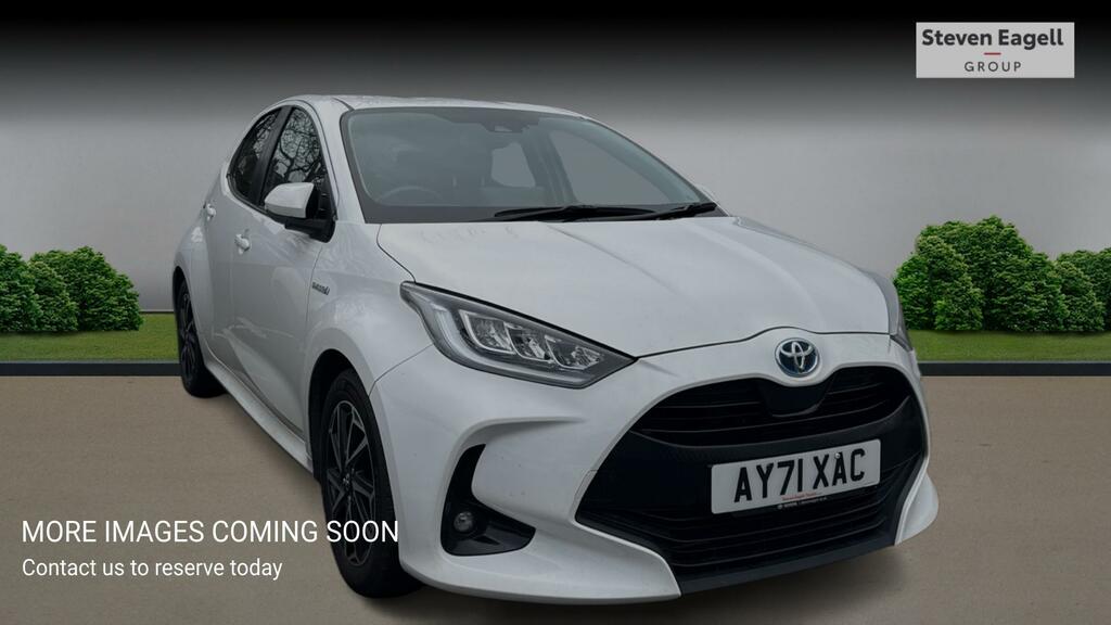 Toyota Yaris 1.5 Vvt-h Design E-cvt Euro 6 Ss White