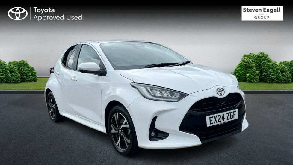 Toyota Yaris 1.5 Vvt-h Design E-cvt Euro 6 Ss White
