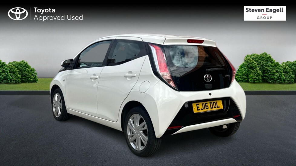 Toyota Aygo 1.0 Vvt-i X-pression Euro 6 EJ16DDL White #4