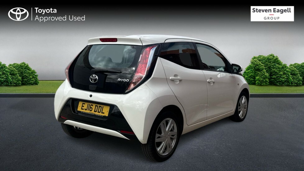 Toyota Aygo 1.0 Vvt-i X-pression Euro 6 EJ16DDL White #2