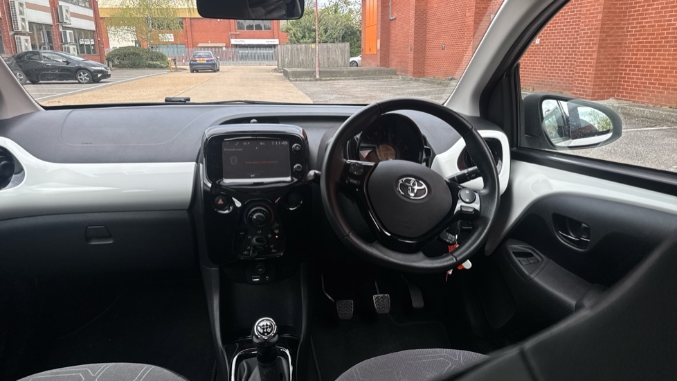 Toyota Aygo 1.0 Vvt-i X-pression Euro 6 EJ16DDL White #6
