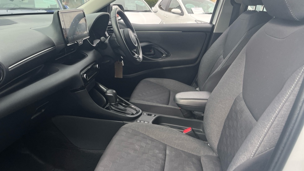 Toyota Yaris 1.5 Vvt-h Design E-cvt Euro 6 Ss VO74OKT #5