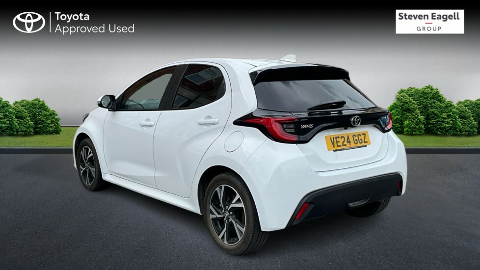 Toyota Yaris 1.5 Vvt-h Design E-cvt Euro 6 Ss VE24GGZ White #4