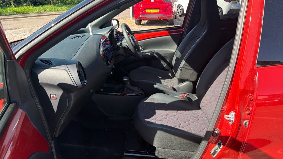 Toyota Aygo X 1.0 Vvt-i Exclusive X-shift Euro 6 Ss EX25LGO Red #5