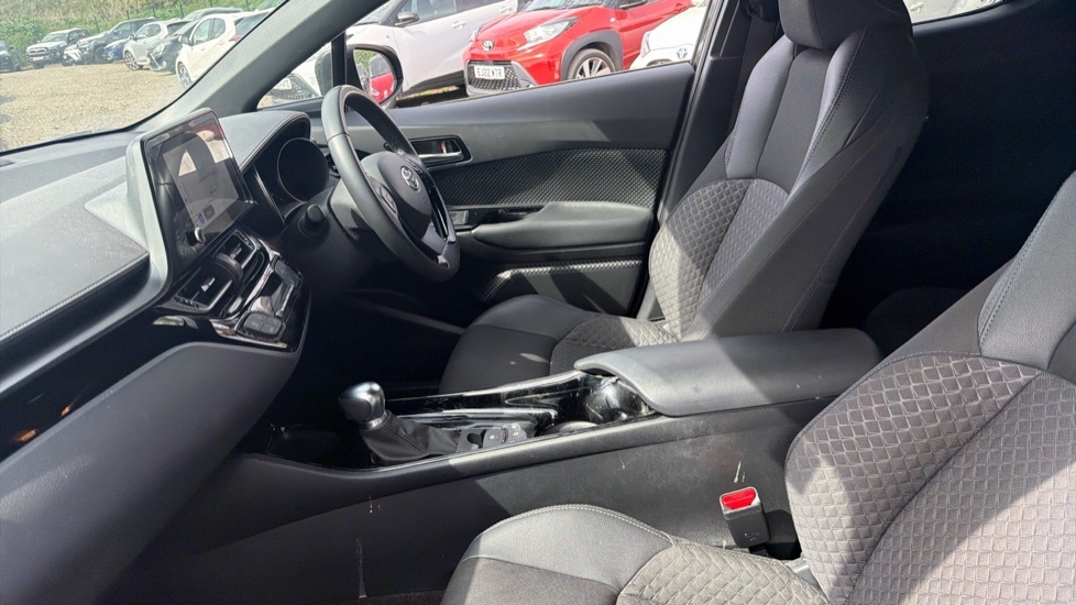 Toyota C-Hr 1.8 Vvt-h Design Cvt Euro 6 Ss EX23VMA Black #5