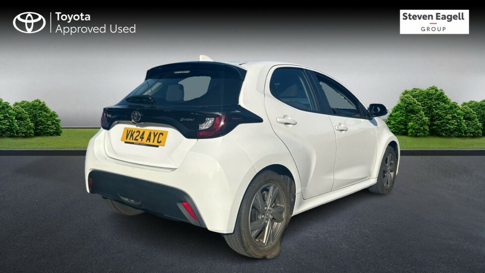 Toyota Yaris 1.5 Vvt-h Icon E-cvt Euro 6 Ss VK24AYC White #2