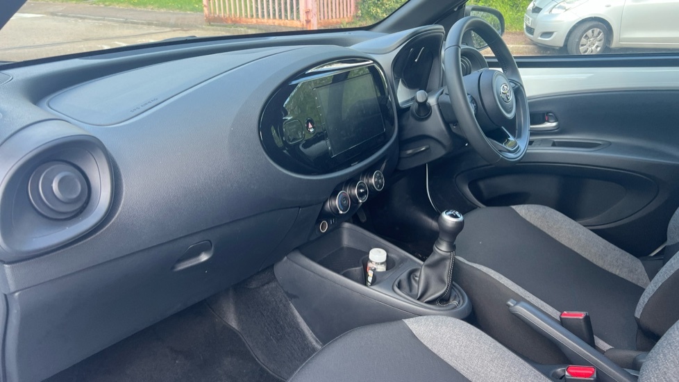 Toyota Aygo X 1.0 Vvt-i Pure Euro 6 Ss KP75OXG White #5
