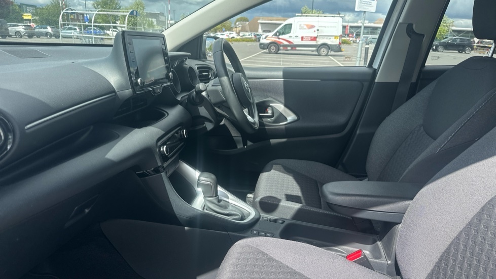 Toyota Yaris 1.5 Vvt-h Design E-cvt Euro 6 Ss EX23VNT White #5