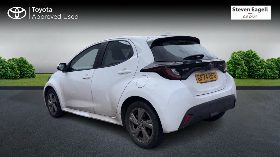 Toyota Yaris 1.5 Vvt-h Icon E-cvt Euro 6 Ss GF74OFG White #4