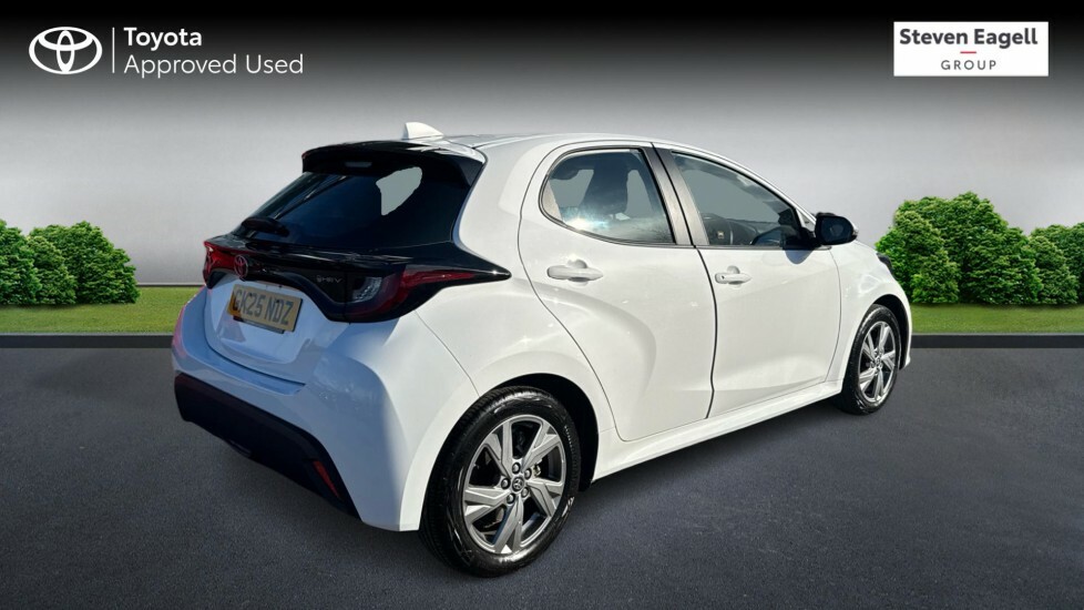 Toyota Yaris 1.5 Vvt-h Icon E-cvt Euro 6 Ss GK25NDZ White #2