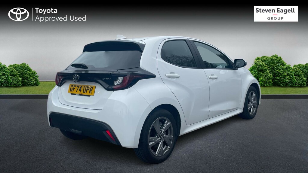 Toyota Yaris 1.5 Vvt-h Icon E-cvt Euro 6 Ss GF74UPR White #2