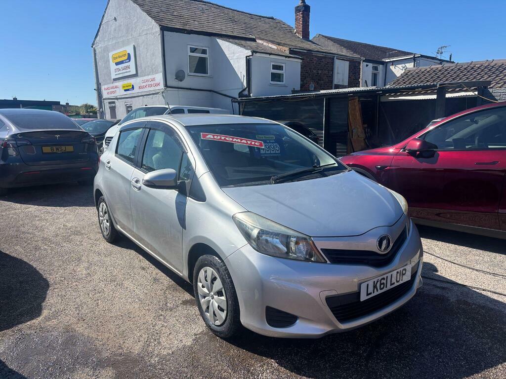 Toyota Vitz Yaris Silver