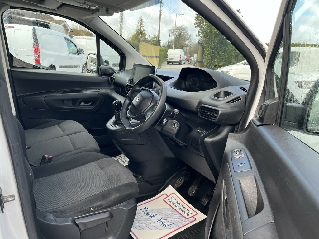 Peugeot Partner Panel Van 1.5 Bluehdi 650 Professional 201969 BN69TTX White #3