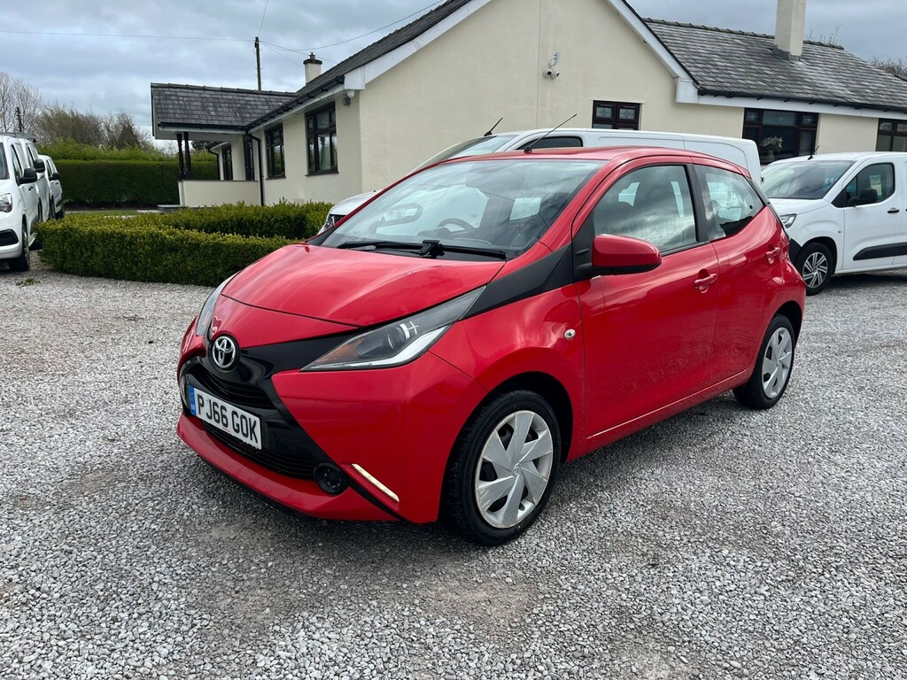 Toyota Aygo Hatchback 1.0 Vvt-i X-play 201666 PJ66GOK Red #4